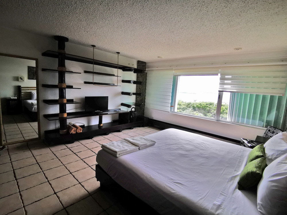 Brisas Beachfront Studios In Hotel Zone