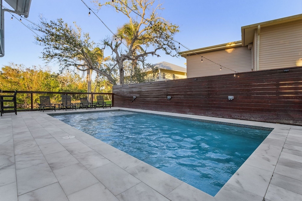 245 Nature View Manor 4 Bedroom Home