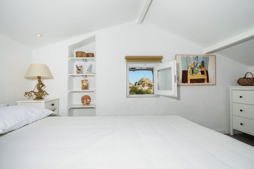Korifo Old Town by Corfu Escapes