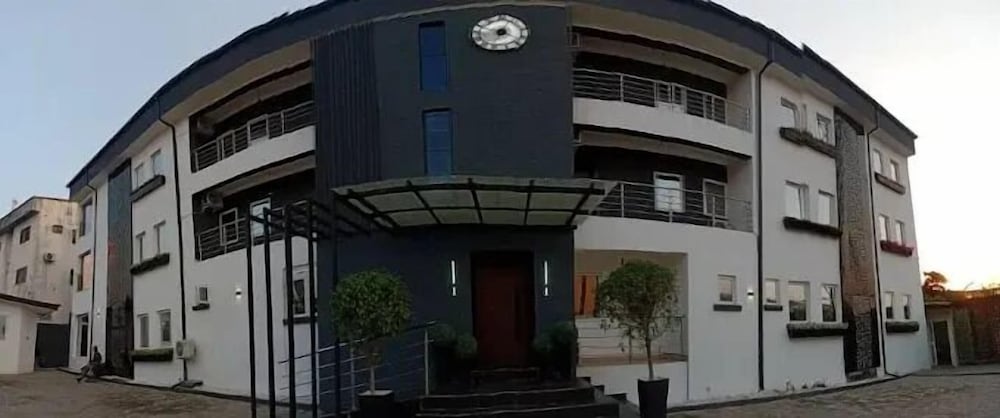Exquisite Apartments By Signature