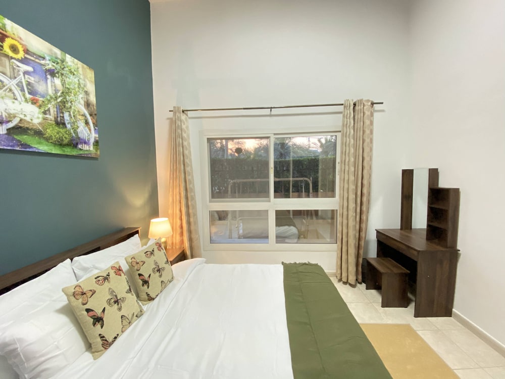 Lux BnB 2BDR Private Garden