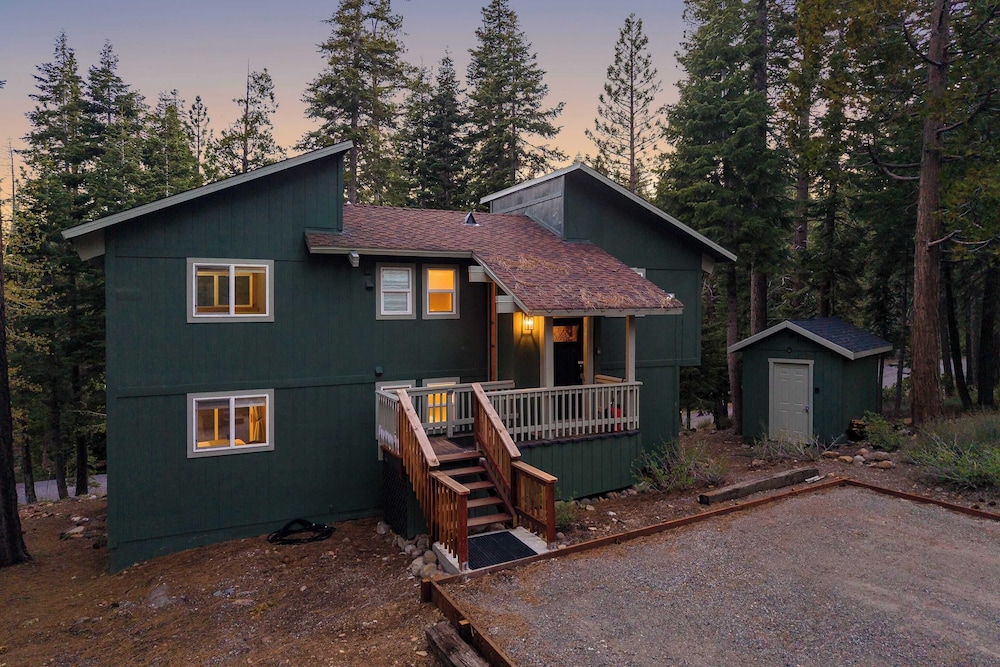 Year-round Tahoe Escape With Hot Tub & Outdoor Dining Timberline Haven by Avantstay
