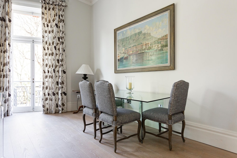 Gledhow Gardens Viii by Onefinestay