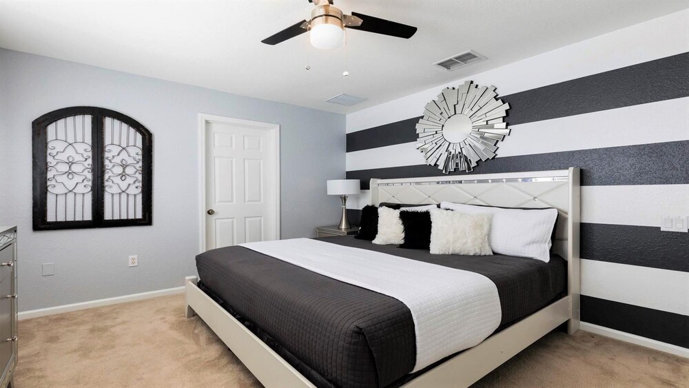 South Facing Pool Villa Near Disney view 4