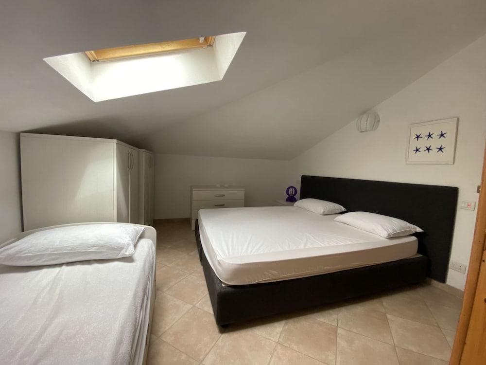 Two-room Apartment 3 Beds IN THE Conchiglia Area-rif Lucip2