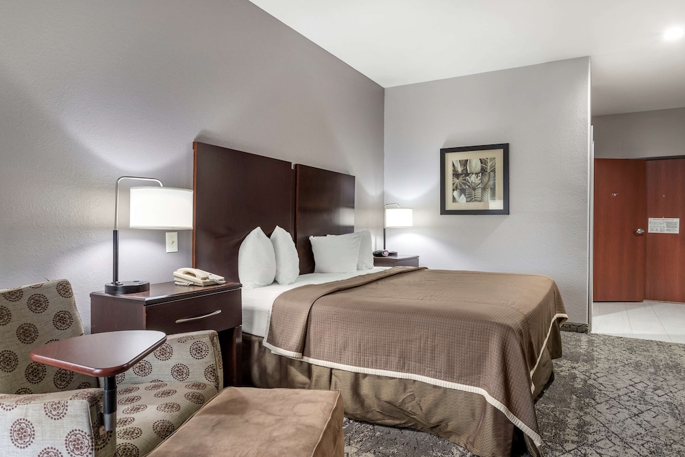 Best Western Oakdale Inn - Property Image 14