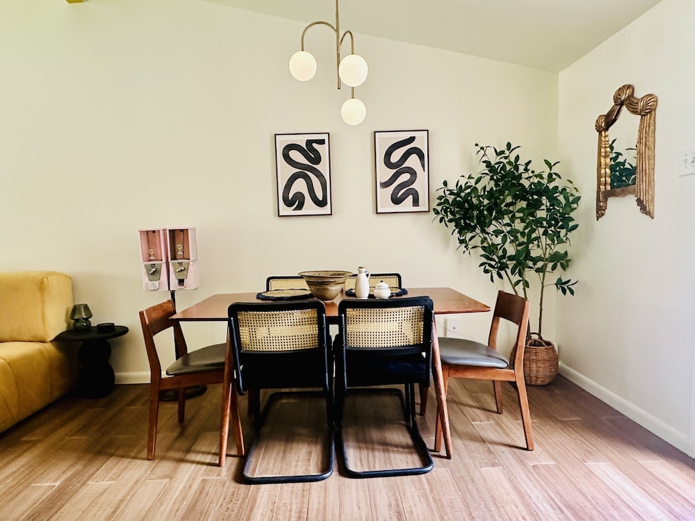 Palma Plaza Unit C