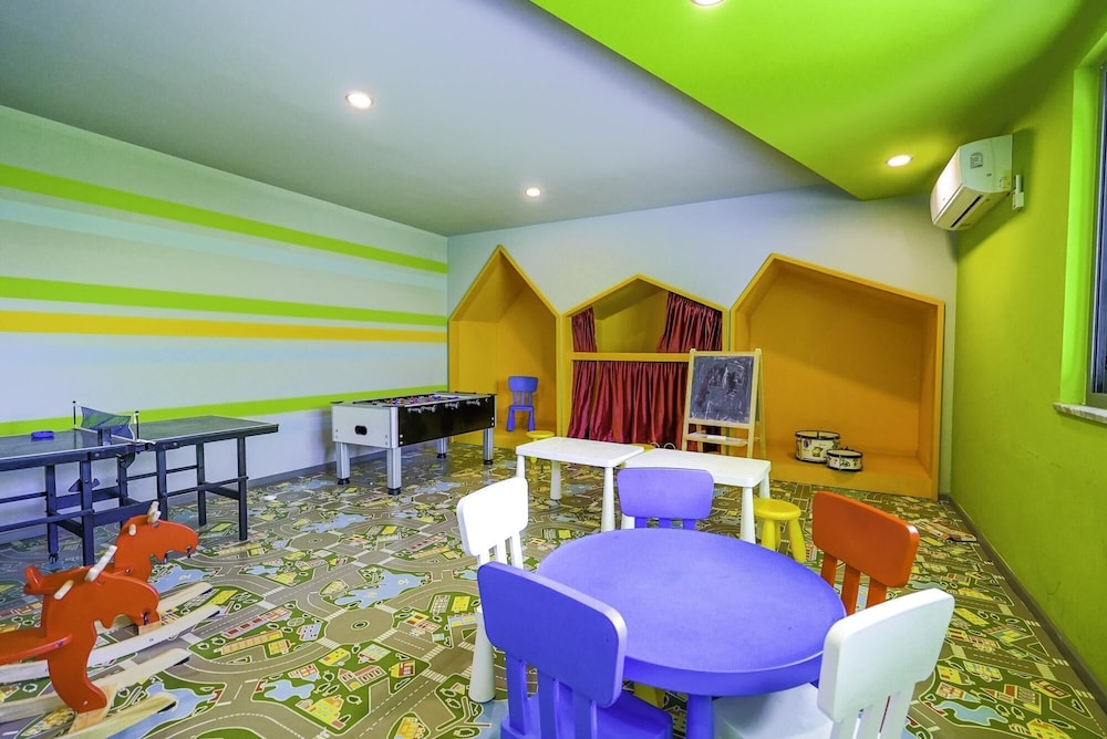 Sea View Stylish Flat w Shared Pool in Alanya view 2
