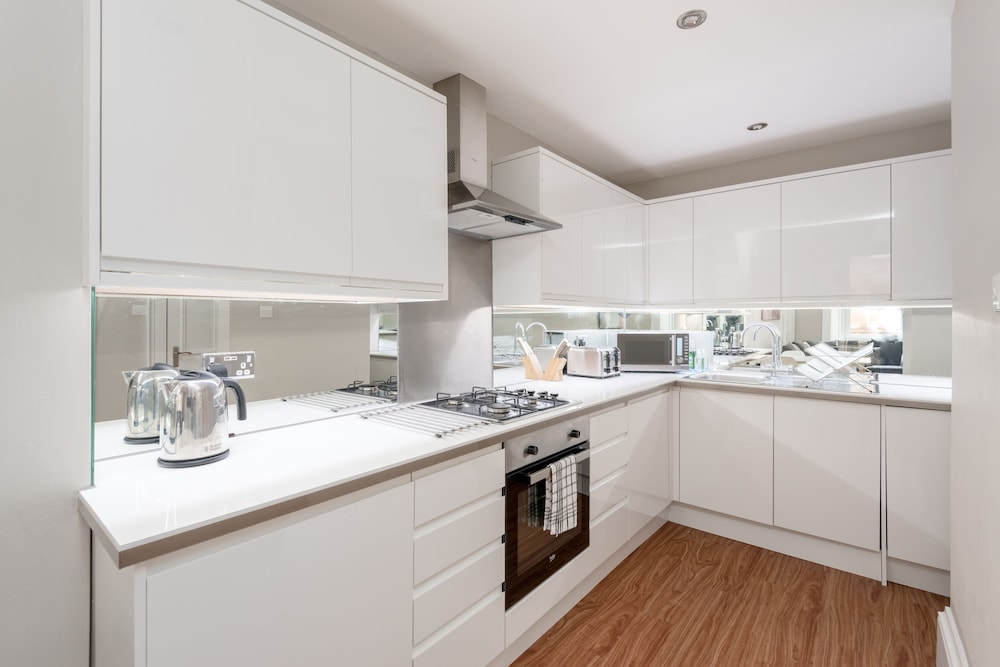 Silver Lining Apartment near Holyrood view 5