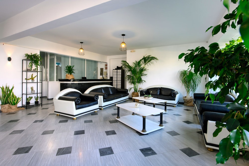 Lobby & Reception