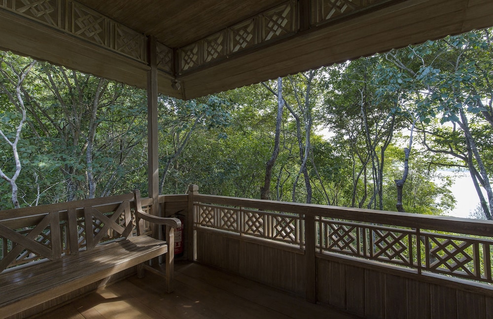 Menjangan Ecolodge