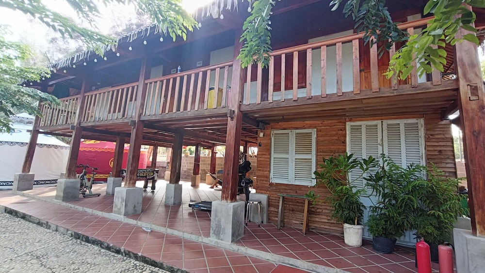 Bau Trang U&ME Glamping Resort