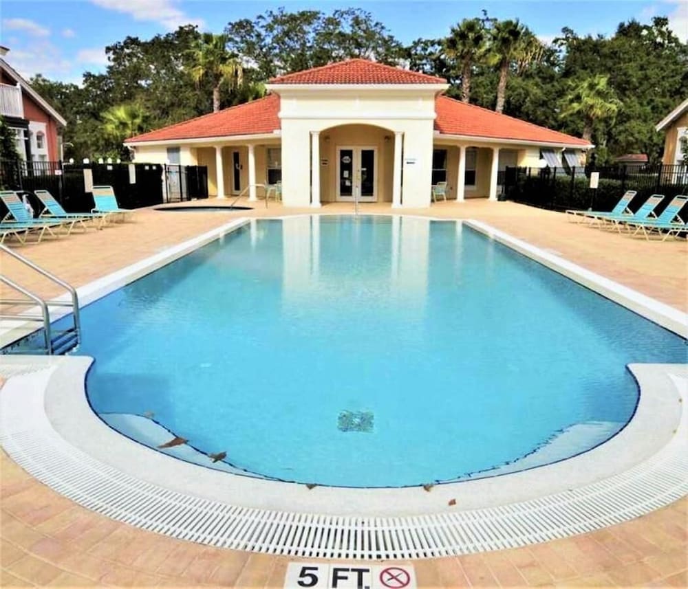 LKB4705AW 4 Bedroom villa in Lake Berkley 4 Home