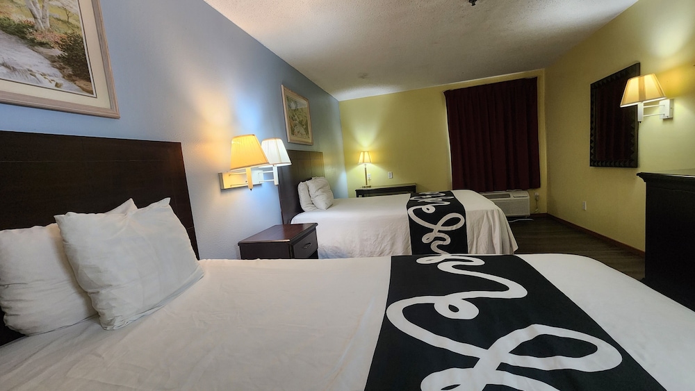 Capital O Fairway Inn - Baytown La Porte TX