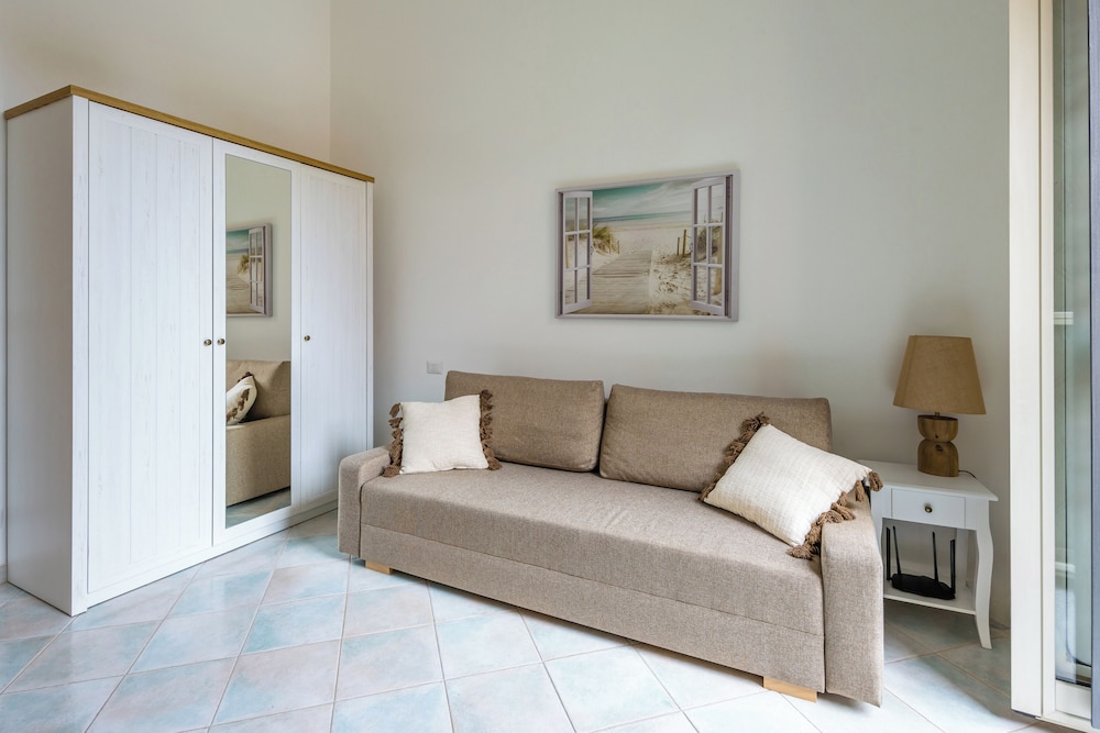 Smooth Vibes at Chiaia by Napoliapartments