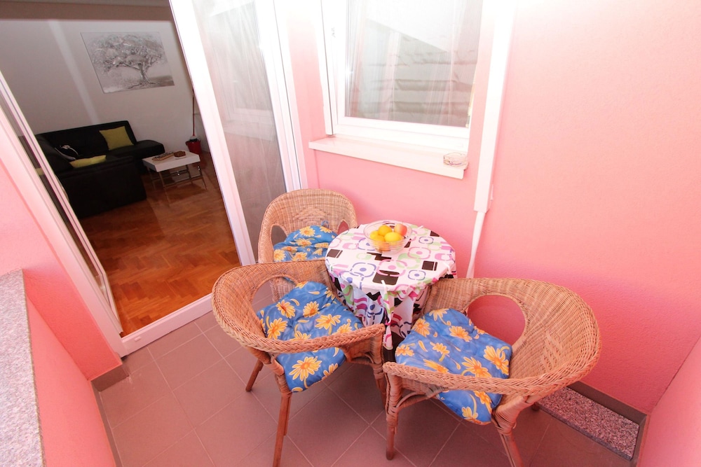 Apartment Mladen