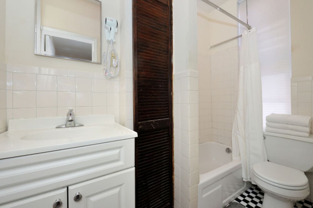 2BR Upper East Side Near Central Park