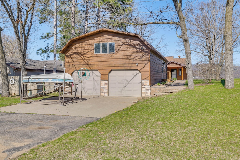 Riverfront Home w/ Seasonal Dock in Wabasha!