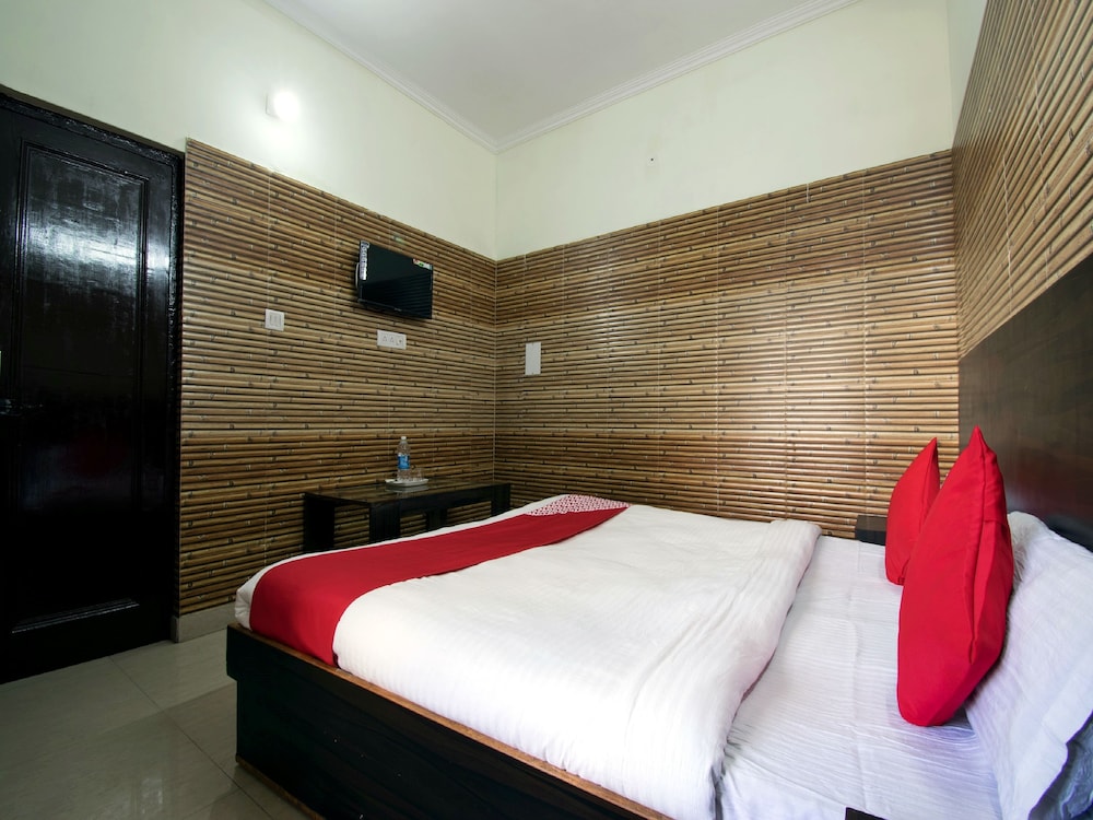 OYO 22932 Hotel Shiv Shanker view 3