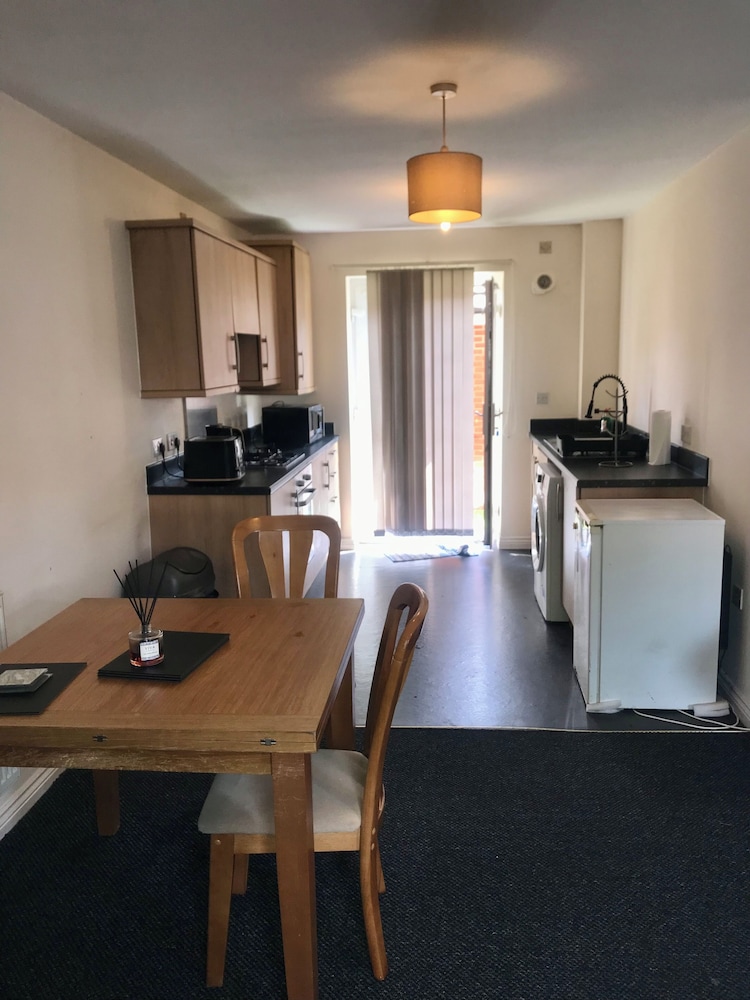Immaculate 2-bed Apartment in Smethwick