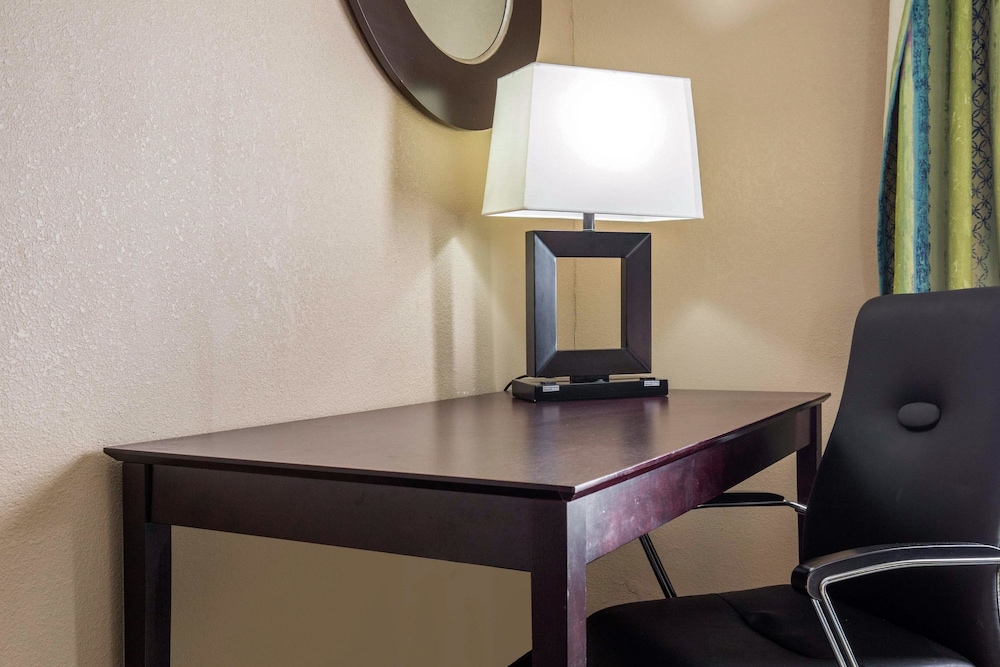 St Louis Vacations - Quality Inn Suites Arnold - St Louis - Property Image 20