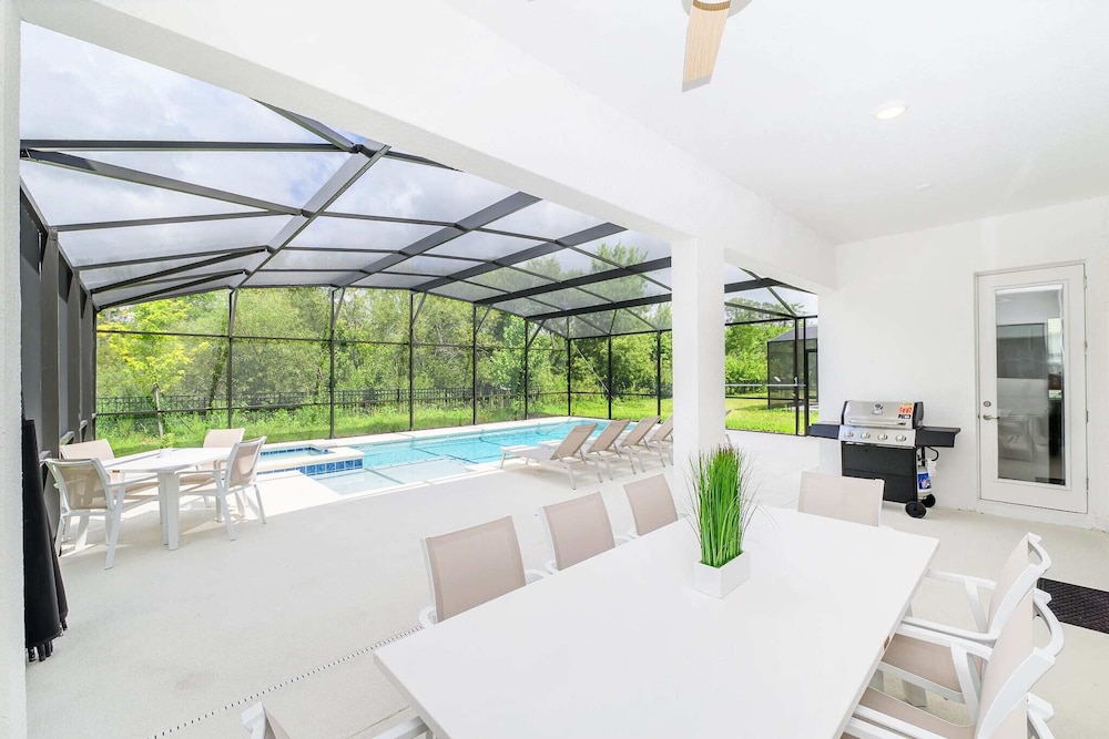 Upstay Luxury Resort Home w Pool & Patiosleeps 26