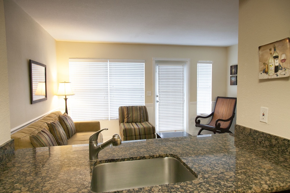 Grand Bahama Island - Freeport Vacations - Colindale Apartments - Property Image 5