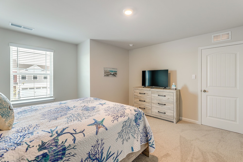 Modern Millville Home: 5 Mi to Beach & Boardwalk!