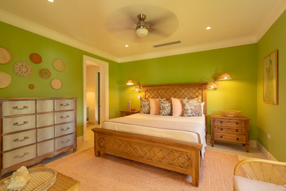 Lake Villa With Pool Table Tennis and Billiard