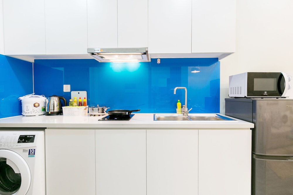 Jennifer House - Millenium Apartment