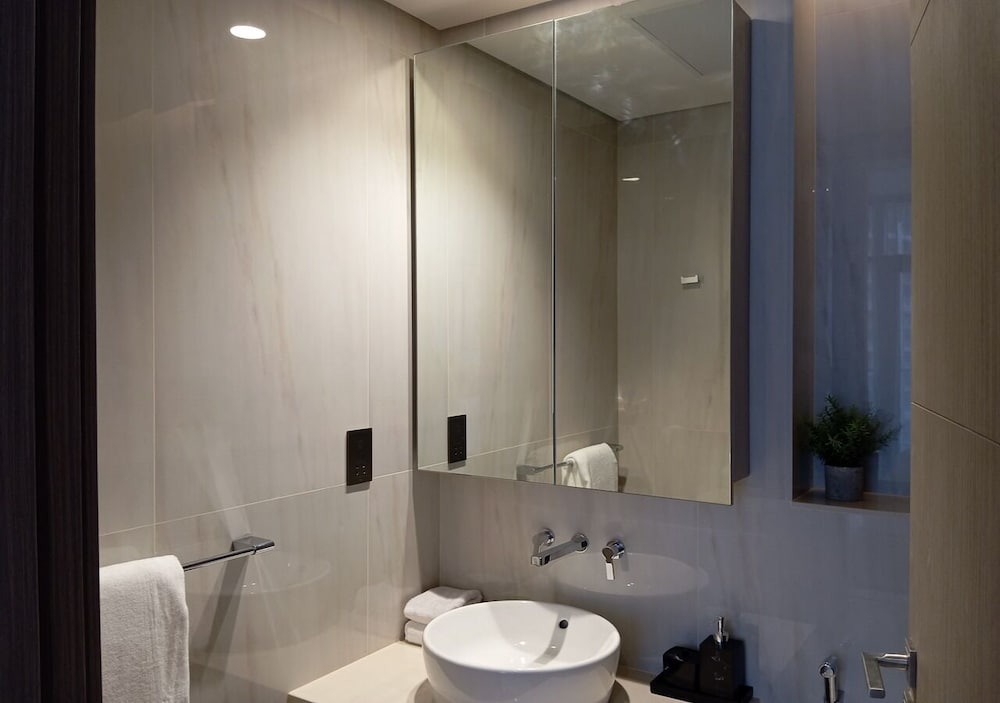 Luxury 1BR in Peninsula Five by Bespoke