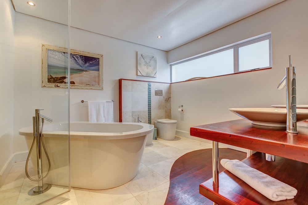 Amanzi Island Boutique Hotel