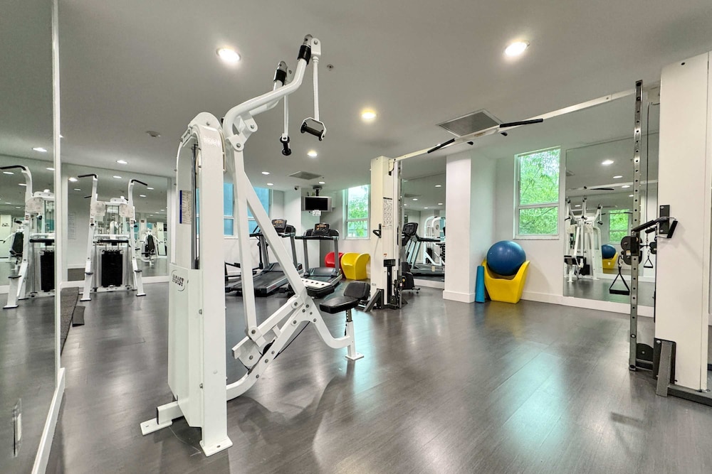 Stylish City Loft Downtown Steps to Bayfront Park