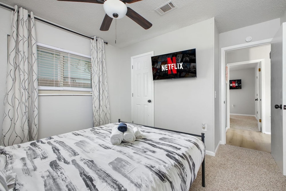 Cozy 3BR Home Family-friendly Near Attractions
