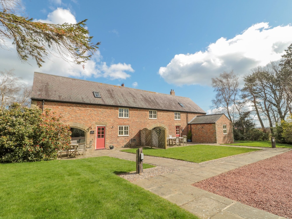 Morpeth Vacations - The Red Barn - Property Image 1