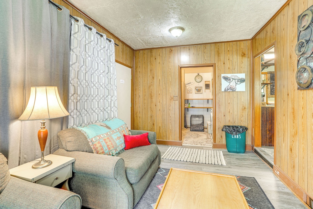 < 1/2 Mi to Lake: Secluded Gem in Cherokee Village