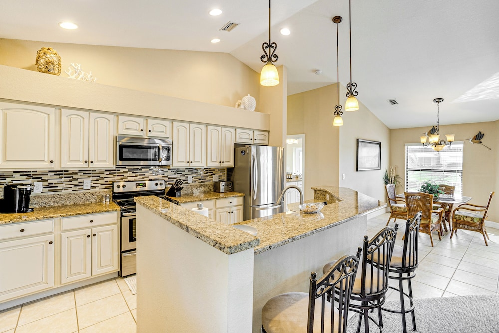 Near Golf & Beaches: Luxe Home in Rotonda West!