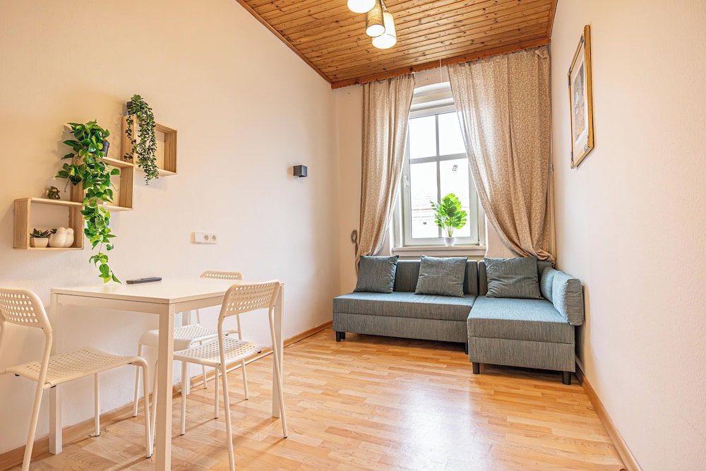Beautiful 1BR Near Wiener Stadthalle