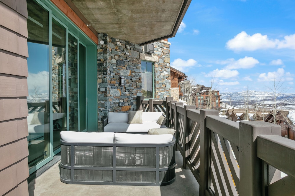 The Residences at The Tower-3 Bedroom Deluxe #6 3 Condo
