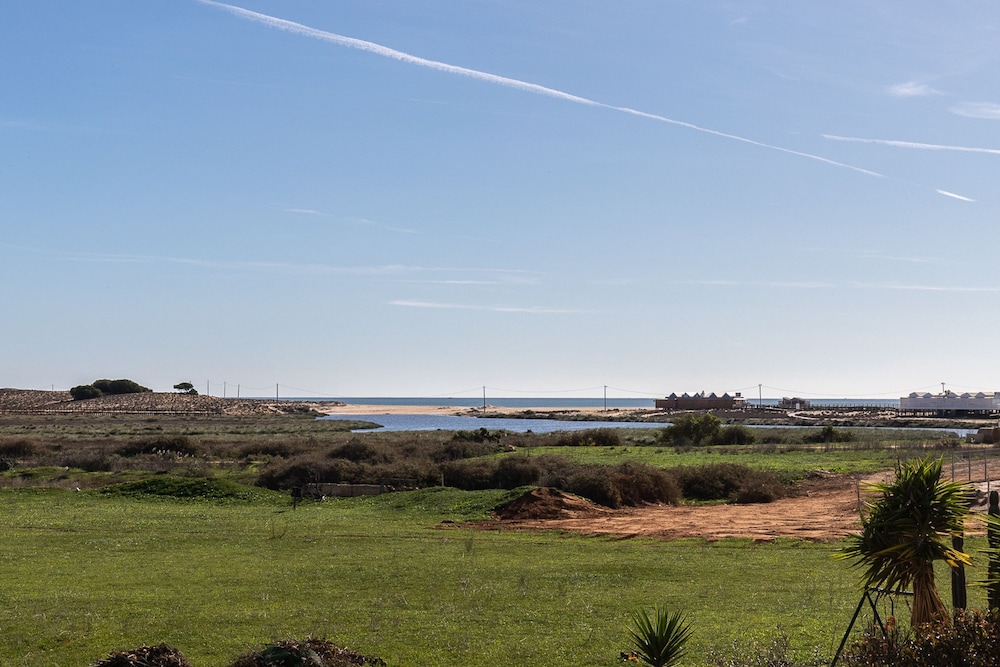 Beach Front View Armacao de Pera Flat With Terrace