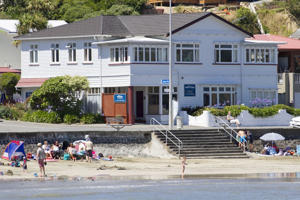 Moana Lodge - Guest House