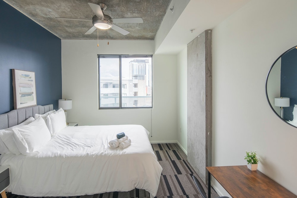 ROVE LIVING/KL - Roosevelt Point