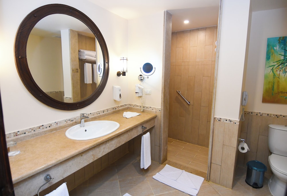 Hotel Carols Beau Rivage Hotel - Image 1