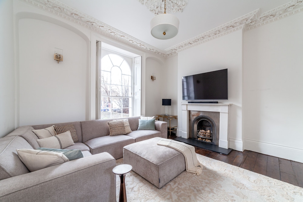 Modern & Stylish House in Deptford