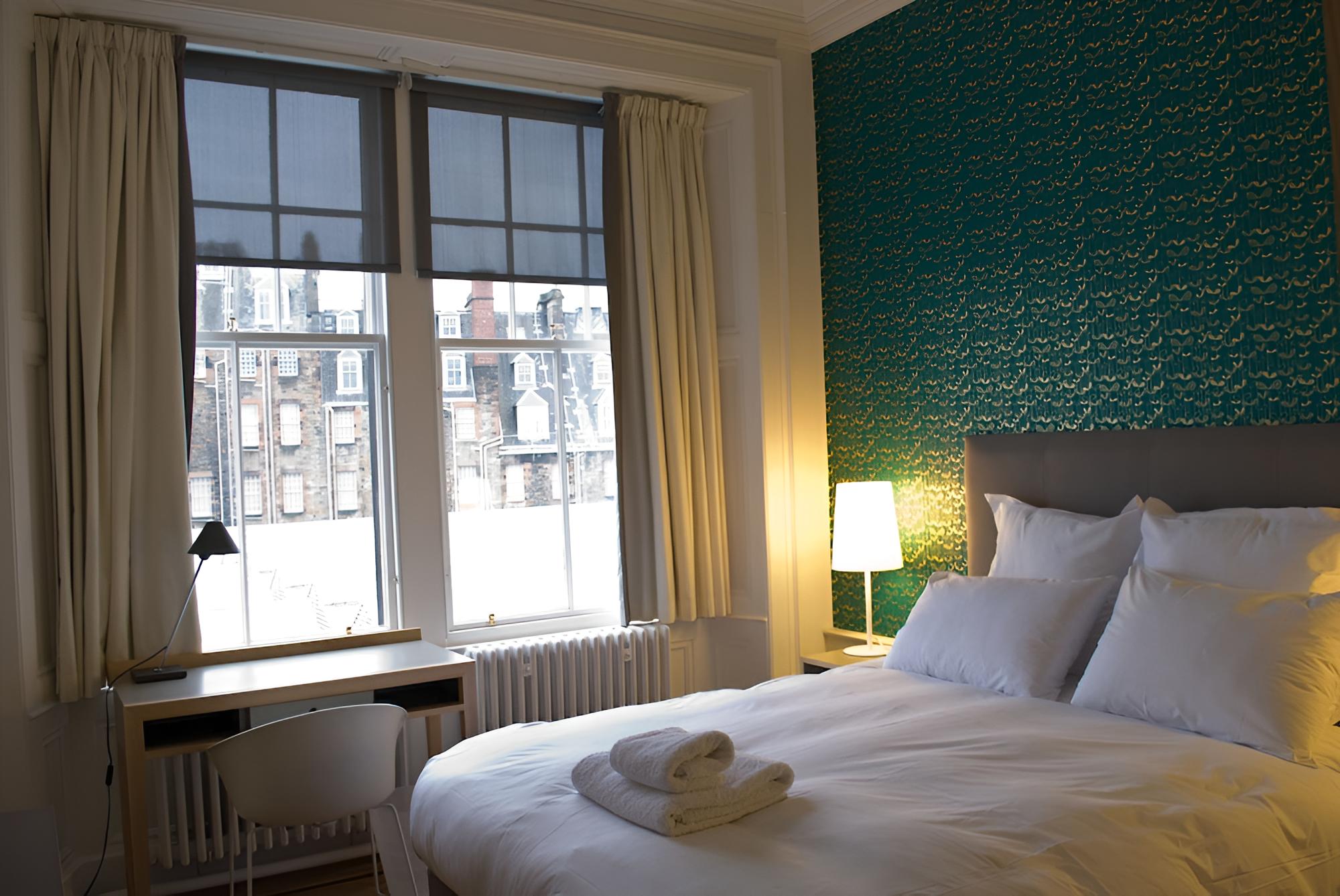 Grasshoppers Hotel Glasgow view 4