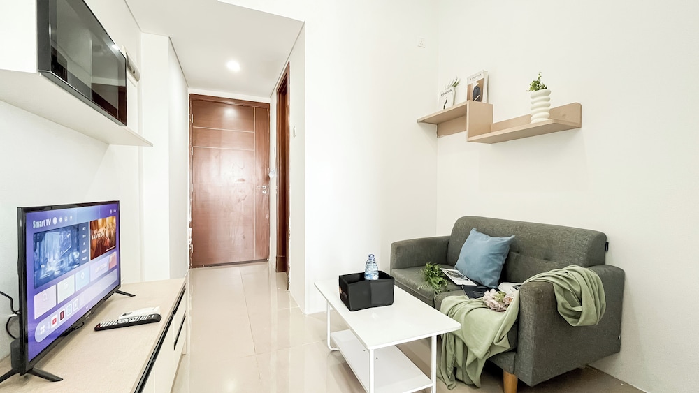Minimalist Look 1Br At Apartment Vittoria Residence