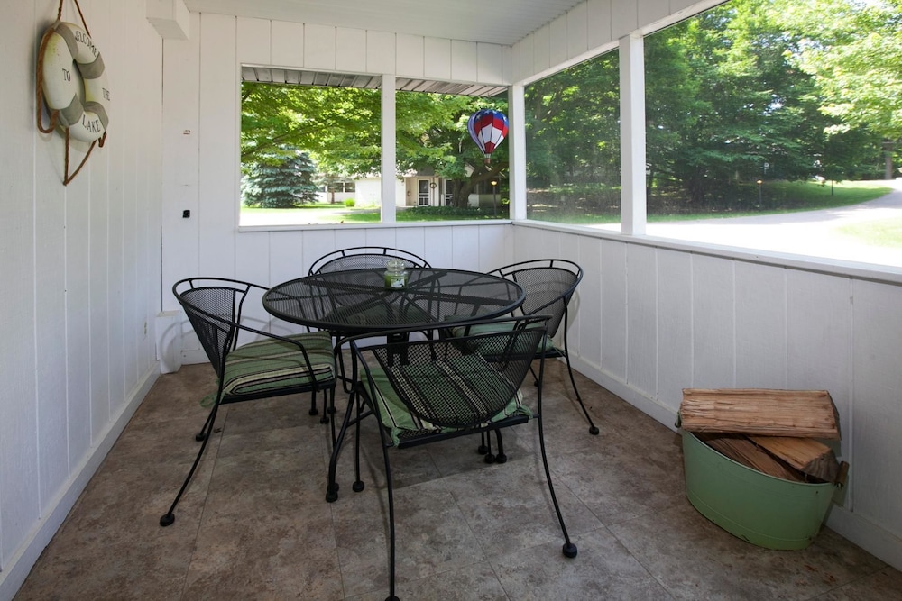 Goshorn Lake Cottages
