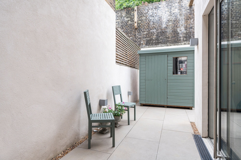 Lovely Battersea Home by Underthedoormat