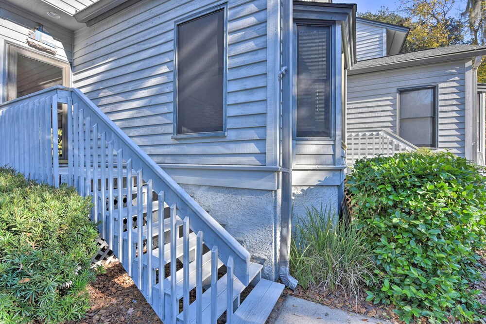 Hilton Head Island Condo w/ Deck < 1 Mi to Beaches view 4