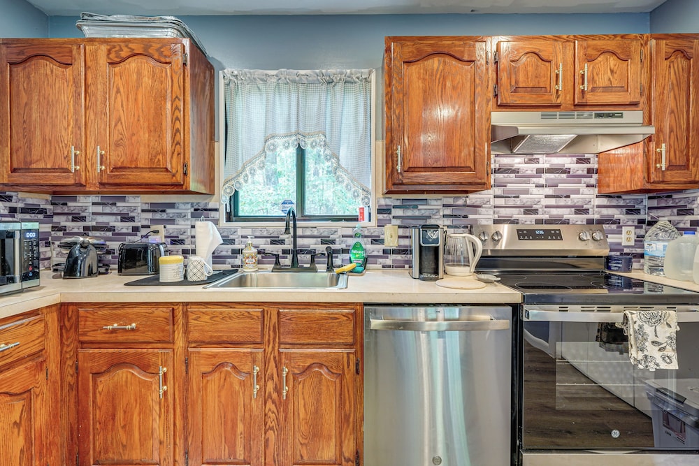 Poconos Family Home w/ Game Room + Community Perks
